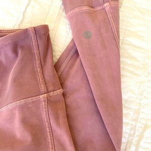 Lululemon Wunder Under cropped in great condition. Acid washed light pink. 23in